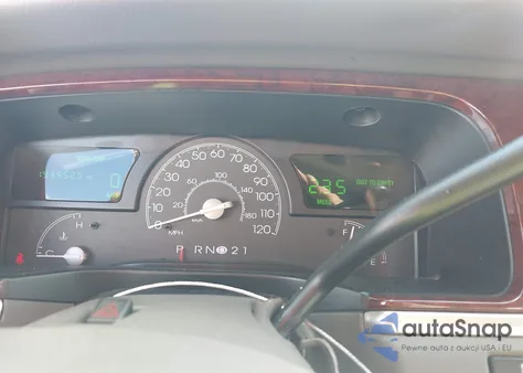 2003 Lincoln Town Car Cartier z USA, uszkodzony, nr VIN 1LNHM83W43Y658895